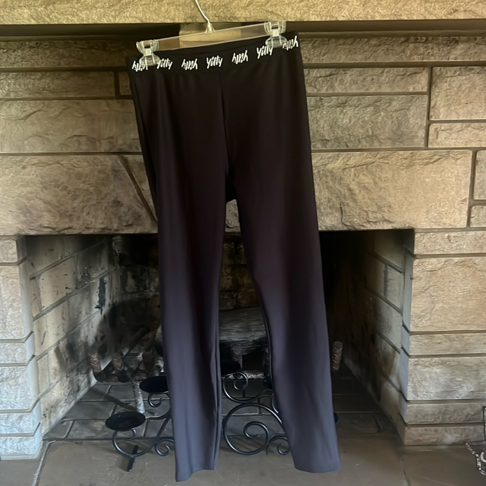 Yitty, black legging, large